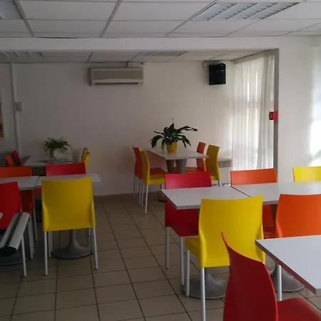Hotell Premiere Classe La Rochelle Sud - *