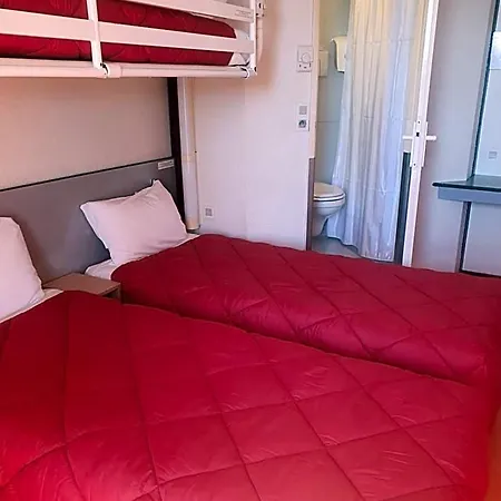 Отель Premiere Classe La Rochelle Sud - *
