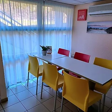 Отель Premiere Classe La Rochelle Sud -