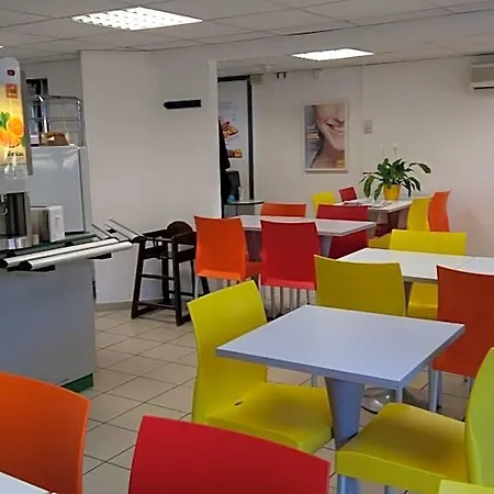 Отель Premiere Classe La Rochelle Sud -